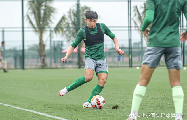 美女被男人捅